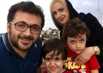 عکس های جگرسوز گریه های  همسر و پسر تپلوی شهرام عبدلی در روز تشییع پیکرش/ چه زود رفتی و یتیم شدم من بابا ... /  روحش شاد