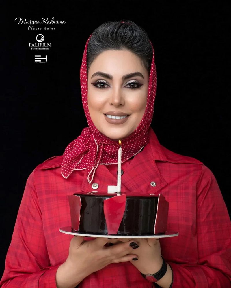 آرایش غلیظ نیلوفر شهیدی 2