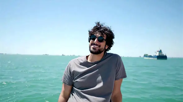 فیلم / شوخی عجیب خبرنگار امریکای در تنگه هرمز / نفتکش ها به صف / من تنها امریکایی هستم در تنگه هرمز