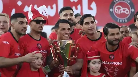 همه اتفاق هایی که در جشن قهرمانی باشکوه تراکتور افتاد! + فیلم