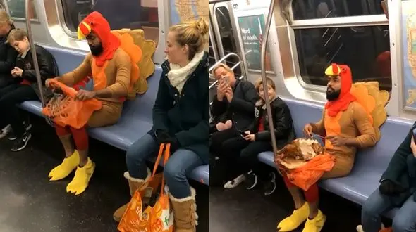 شگرگذاری عجیب این مرد در مترو+عکس