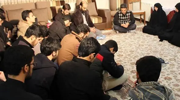 مادر یکی از جان‌باختگان هواپیما: زحمات ۴۰ ساله سپاه برای امنیت را یکباره زیر سوال بردند