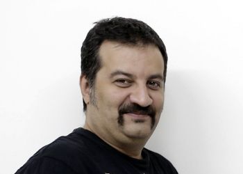 سخت‌ترین شب مهراب قاسم‌خانی برای زایمان گربه‌اش / اون شب خودمم زائیدم / بچه گربه چه بامزه هست !