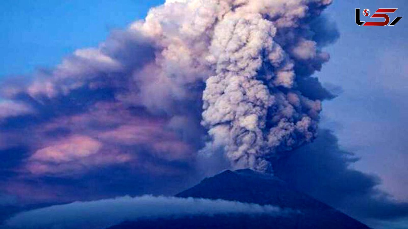 فوران یک کوه آتشفشان در اندونزی + فیلم  