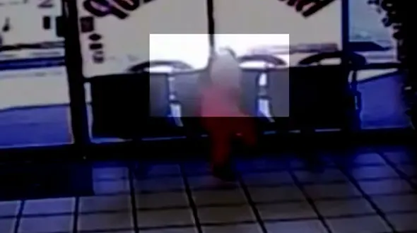 گلوله مهاجمان مسلح از فاصله چند میلیمتری سر دختر بچه رد شد+فیلم و عکس