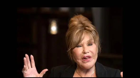 نامزدی زن گربه ای در 71 سالگی +عکس