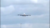 فیلم /  انصراف بزرگترین هواپیمای مسافربری جهان از فرود + علت حادثه
