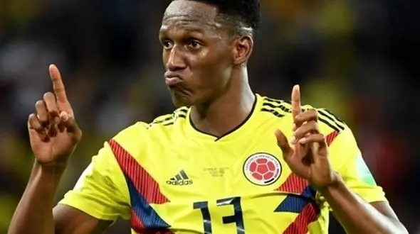 رکورد شکنی مینا در زمین فوتبال