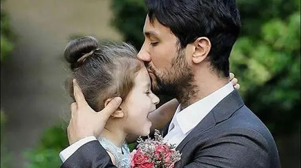 عکس های خانوادگی شاهرخ استخری + فیلم