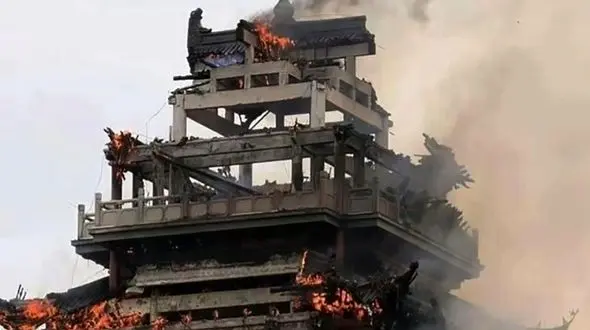 فیلم آتش سوزی هولناک در چین / معبد 1500 ساله سوخت