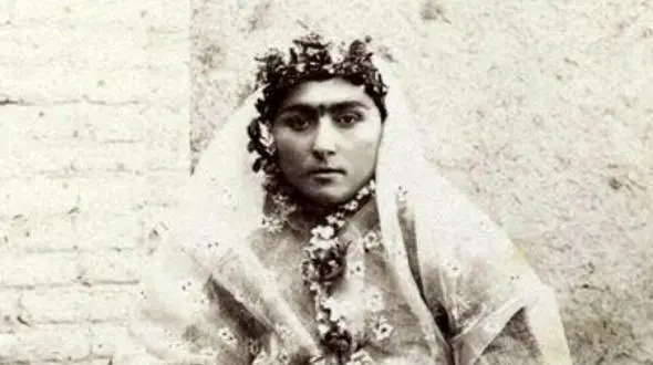 ژست عاشقانه نوه ناصرالدین‌شاه در کنار همسرش