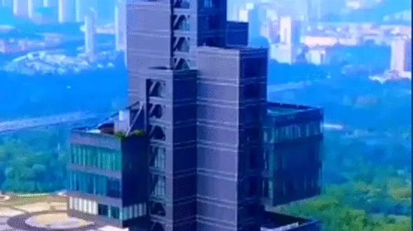 این هتل شما را جادو می کند+ فیلم 