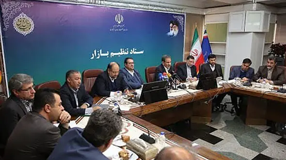 مردم نباید برای مرغ و روغن در صف معطل شوند