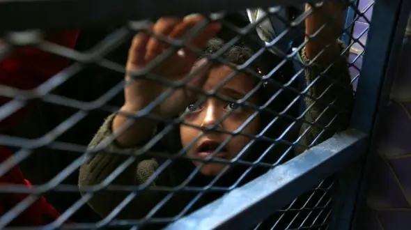 عکس تکان‌دهنده از یک دختر گرسنه!