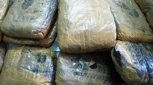 پدر و پسری با 80 کیلوگرم تریاک دستگیر شدند