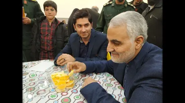 انگشتر سردار سلیمانی در بین وسایل شهید مرادخانی + عکس