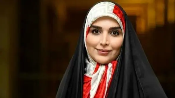 سفر مژده لواسانی و پدرش در شیراز زیبا / عکس زیبای پدر و دختر دوست داشتنی در آرامگاه سعدی