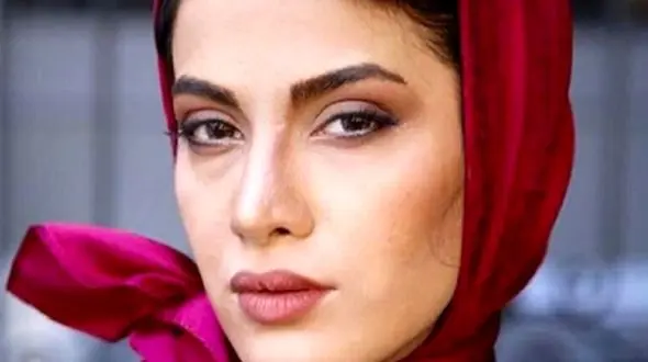 ریحانه رضی ستاره درخشان سریال تاسیان با استایل سبز رنگ خاص و متفاوت در سفر به شهر یزد