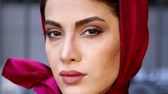 ریحانه رضی ستاره درخشان سریال تاسیان با استایل سبز رنگ خاص و متفاوت در سفر به شهر یزد