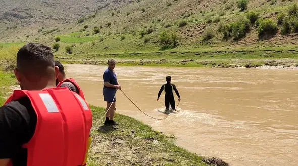 مرگ تلخ جوان 17 ساله در رودخانه قلاته کنگاور 