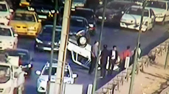 واژگونی پرایدی که نظاره گر یک تصادف دیگر در تهران بود +عکس جالب