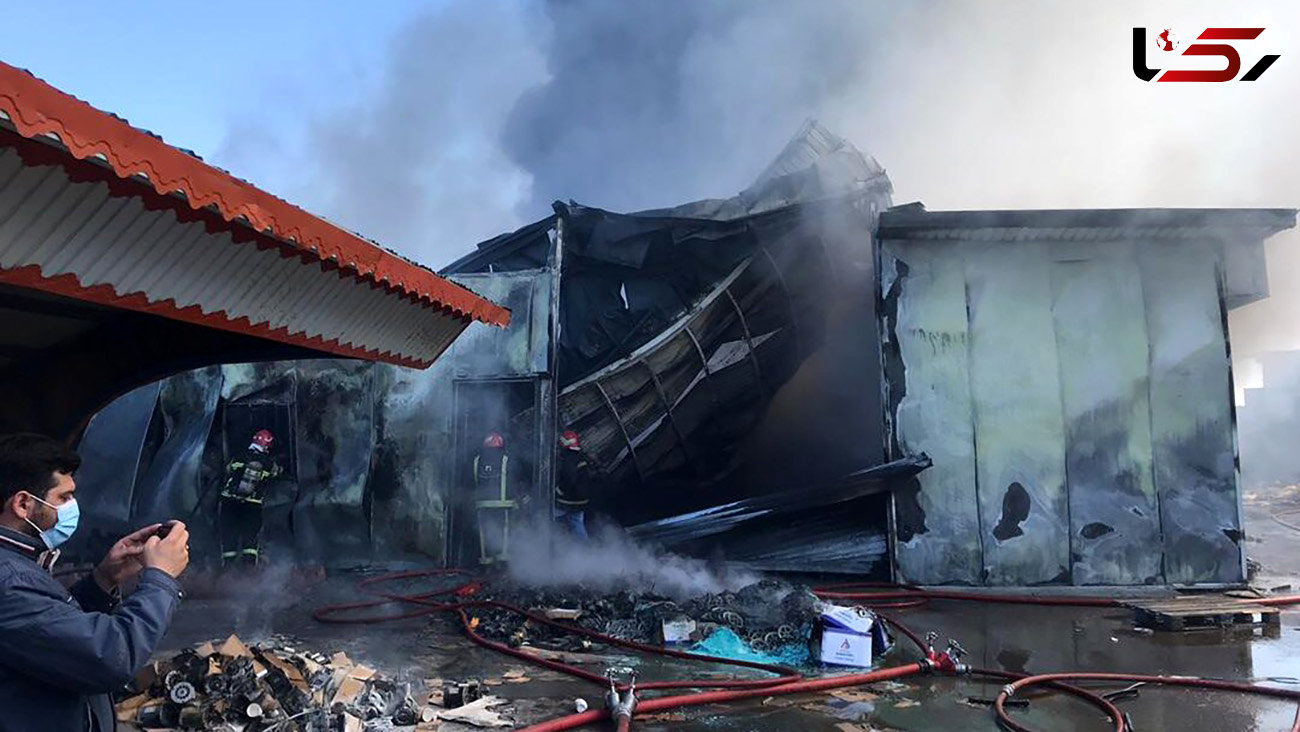 آتش سوزی در انبار کارخانه تولیدی جاده تبریز - آذرشهر / 15 تن به بیمارستان منتقل شدند