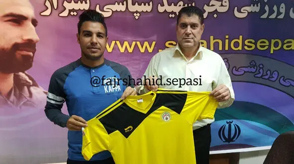مهاجم سابق استقلال به فجرسپاسی پیوست