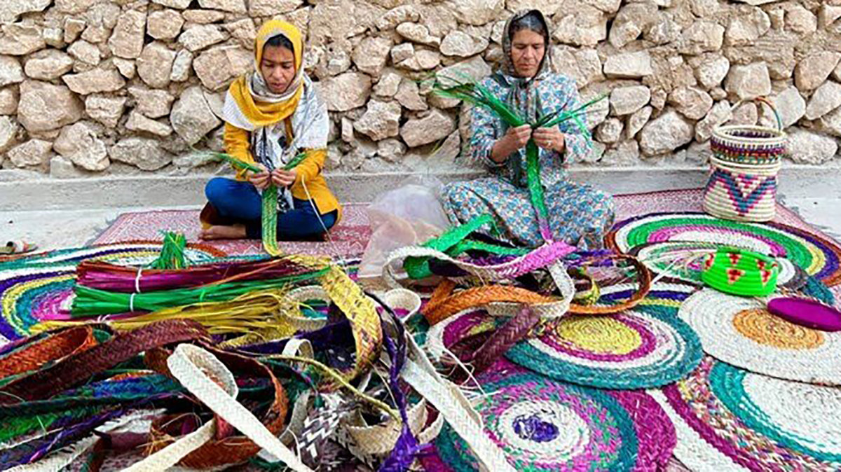 این دختر رنجدیده ایرانی همه را تسخیر کرد ! /  همه صف کشیدند !