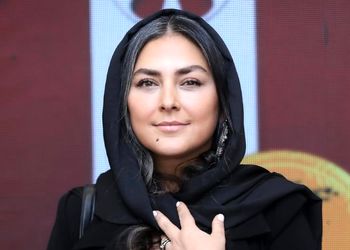 ست جذاب هدی زین‌العابدین با کلاه و یقه‌اسکی زرشکی مورد توجه قرار گرفت