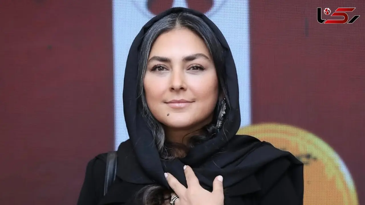 ست جذاب هدی زین‌العابدین با کلاه و یقه‌اسکی زرشکی مورد توجه قرار گرفت
