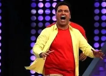 فیلم / سکانس خندان/حامد آهنگی به حاج خانم شصت ساله میگه مرسی گوگولی مگولی/سالن ترکید از خنده