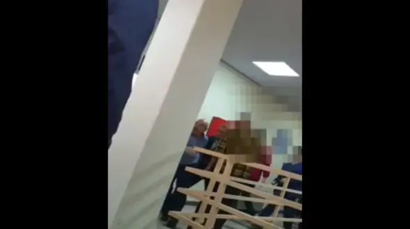 رئیس دانشکده علوم اجتماعی دانشگاه تهران در مورد فیلم جنجالی حمله ور شدنش به سمت دانشجویان توضیح داد