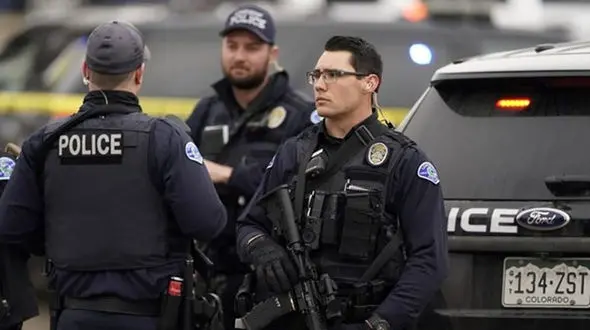 فیلم وحشتناک از شلیک مستقیم پلیس به زن سیاه پوست آمریکایی / او باردار بود