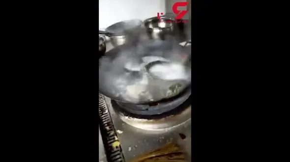 صحنه پختن مار زنده در رستوران + تصویر