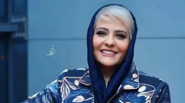 فیلم /نگاهی به دکوراسیون و  چیدمانخانه فوق ایرانی رابعه اُسکویی بعد بازگشت از ترکیه / مبلمان های خوشرنگ و تابلوی انتزاعی دیوارکوب