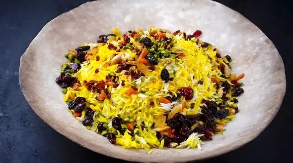 پلو میوه هخامنشی چیست؟ غذای خوشمزه با گوشت، سیب و انجیر