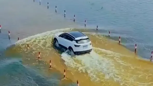 اتوبان عجیب در چین! + فیلم
