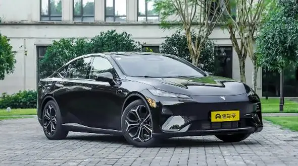 لوکس‌ ترین سدان‌ های وارداتی ایران؛ قدرت و زیبایی در کنار هم / عکس