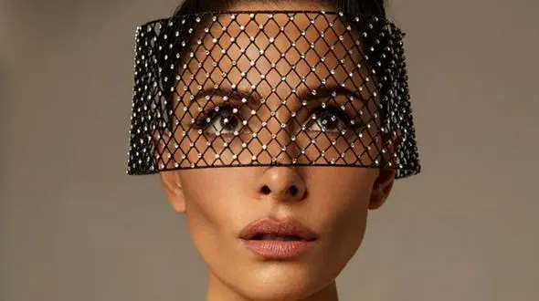  نوه فتحعلی شاه قاجار  زیباترین مدل جهان شد + عکس های سارا شاهی در مجله های خارجی