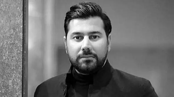 دانلود آهنگ «کوچ» از احسان خواجه امیری/ پیرهنم عطرتو یادش نمیره...