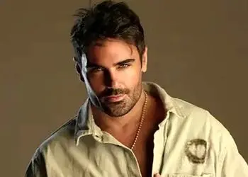  عکس مادر بیبی فیس سهراب پاکزاد، خواننده ایرانی / مادر و پسر هر دو زیبا و جذاب انگاری خواهرشه ...