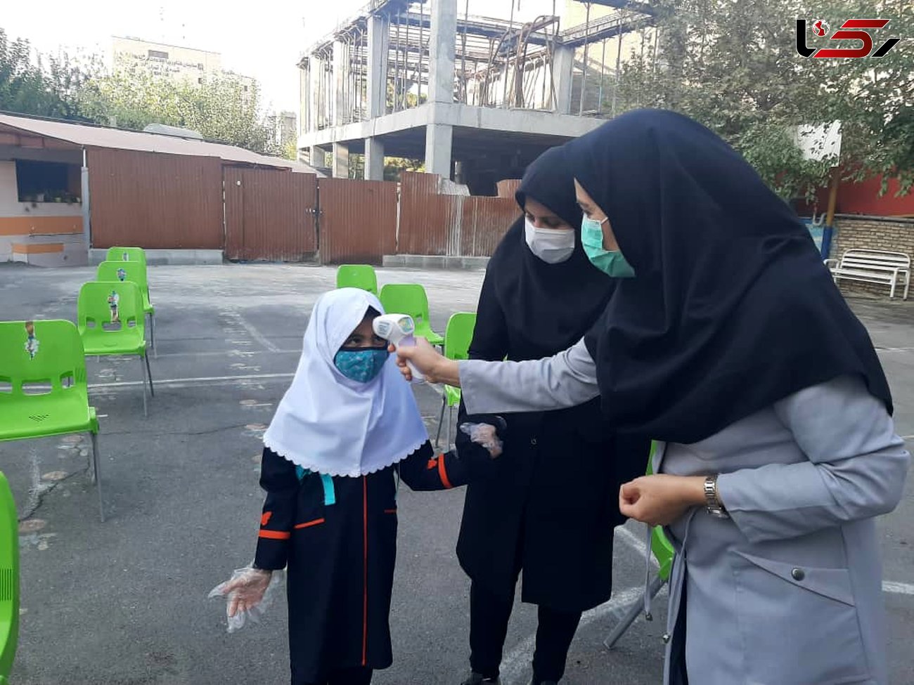 ورود کرونا به مدرسه دخترانه شاهد در تهران / دو معلم و چند دانش آموز مبتلا شدند!/ واکنش مدیر مدرسه