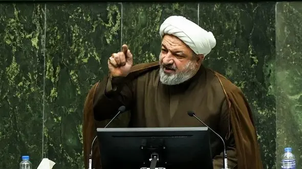 حمله تند رسایی به خرازی: اشتباه اصلی نگه داشتن امثال شما روی کرسی های جمهوری اسلامی است