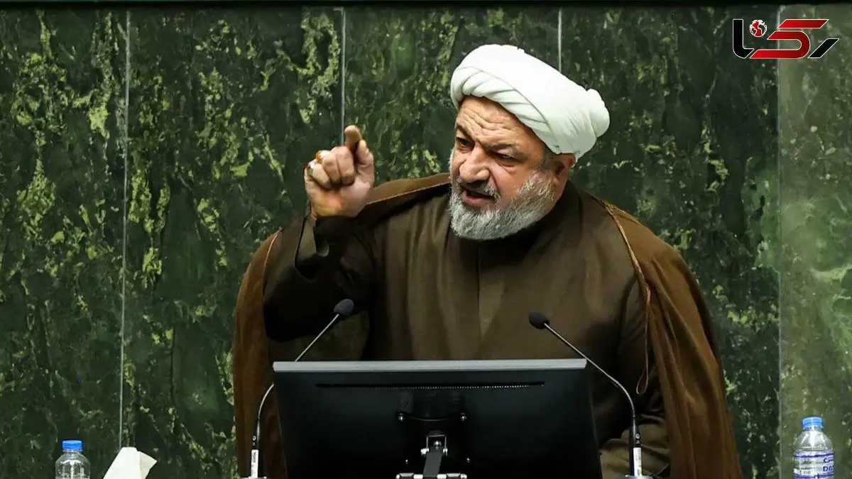 حمله تند رسایی به خرازی: اشتباه اصلی نگه داشتن امثال شما روی کرسی های جمهوری اسلامی است