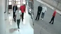 فیلم لحظه حمله با قمه و شمشیر به مغازه مرد جوان در رباط‌کریم/اگر آنجا بودم زنده نمی‌ماندم! + گفتگو