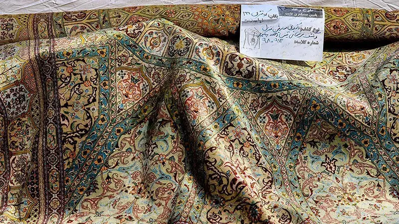 کشف ۱۰۰۰ لیتر مشروب‌الکلی و ۲ تخته فرش ۲۰۰ میلیونی در شمال تهران