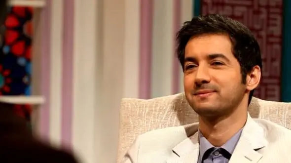 شعرخوانی با شکوه و دیدنی پسر کوچک نجم الدین شریعتی، مجری برنامه سمت خدا / بچه به این سن چه شعری خوند!