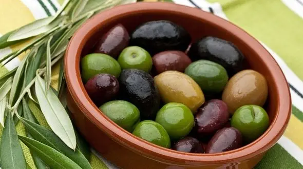 خواص مفید روغن زیتون از نوک سر تا نوک پا