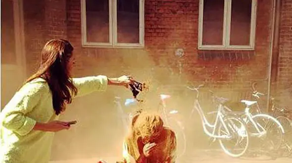 تنبیه عجیب دانمارکی ها برای مجردان 25 ساله!+تصاویر 