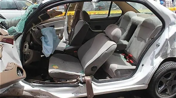 تصادف 2 خودروی سواری در زنجان 2 قربانی گرفت